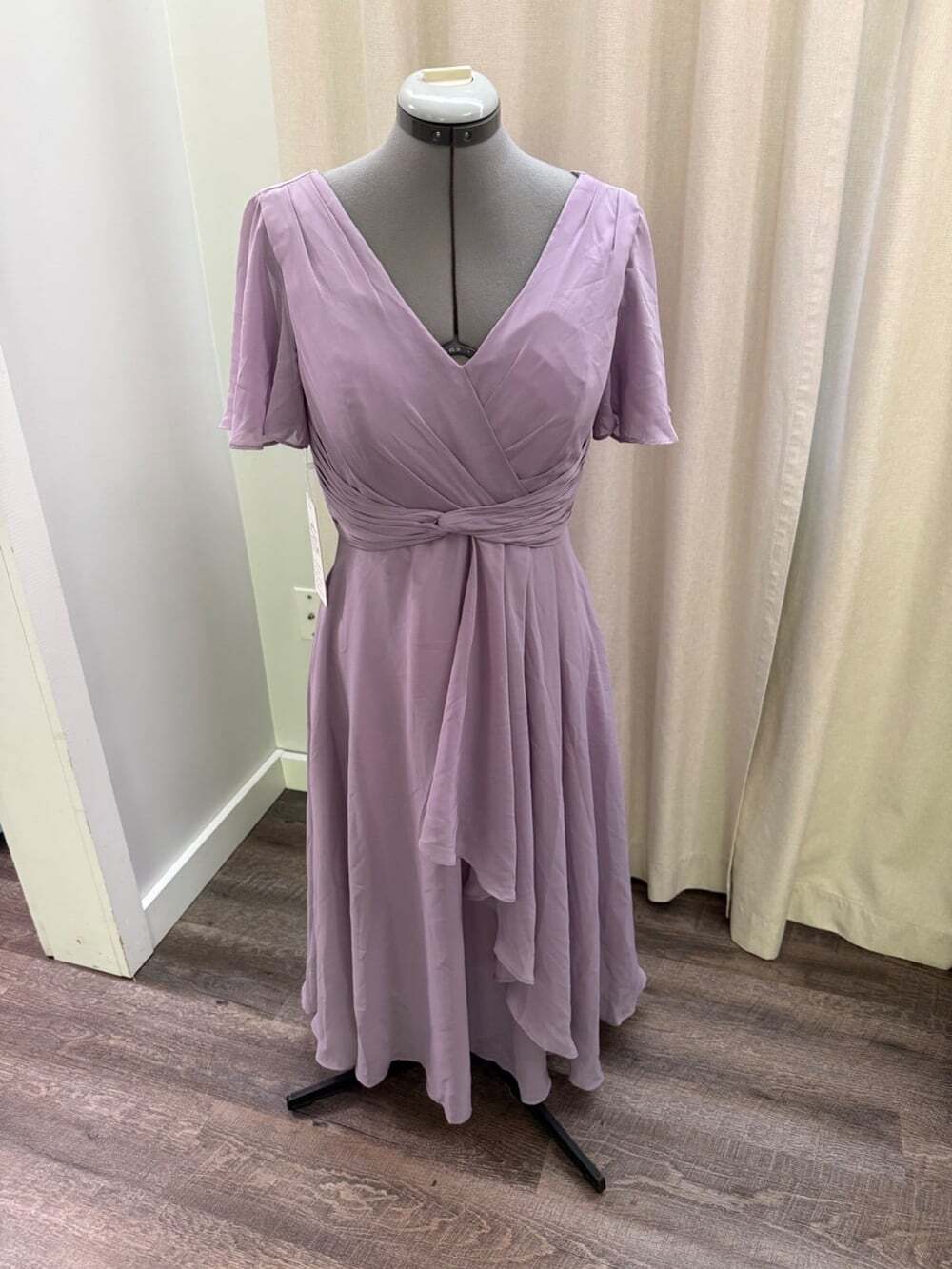 NWT, lilac, light purple colored, size 8 bridesmaid/prom dress Flowy, corset